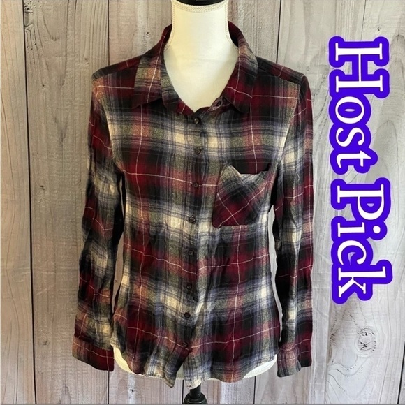 ✅HOST Pick✅ Rue 21 Button Down Shirt, Medium - Picture 1 of 9
